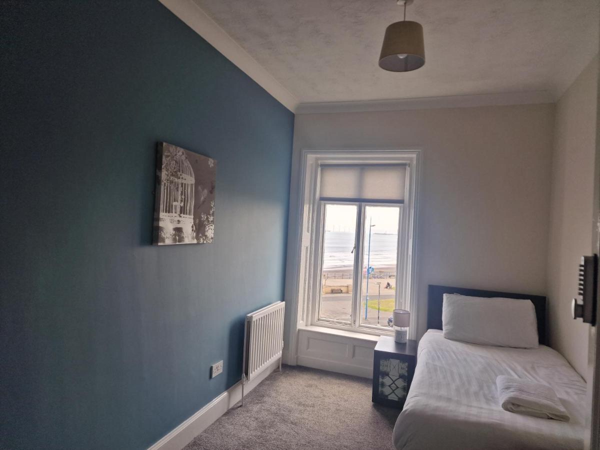 2 The Green, Exceptional Large House, Sea Views Loads Of Bathrooms Seaton Carew Exteriér fotografie